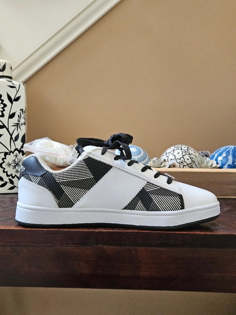 Luxury Kicks (Vlado) Men's Fashion Sneakers, White, Sz 12 - Picture 8 of 16
